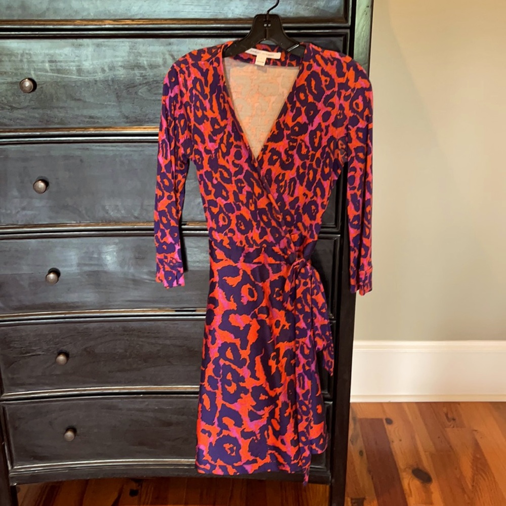 EUC size 4. DVF wrap dress.